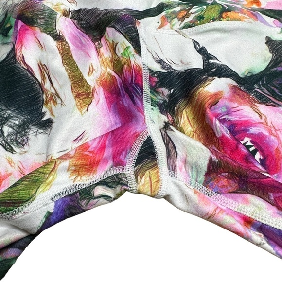 Betsey Johnson Performance floral leggings cropped XS - Picture 4 of 5